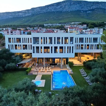 Hotel Salona Palace מראה חיצוני תמונה