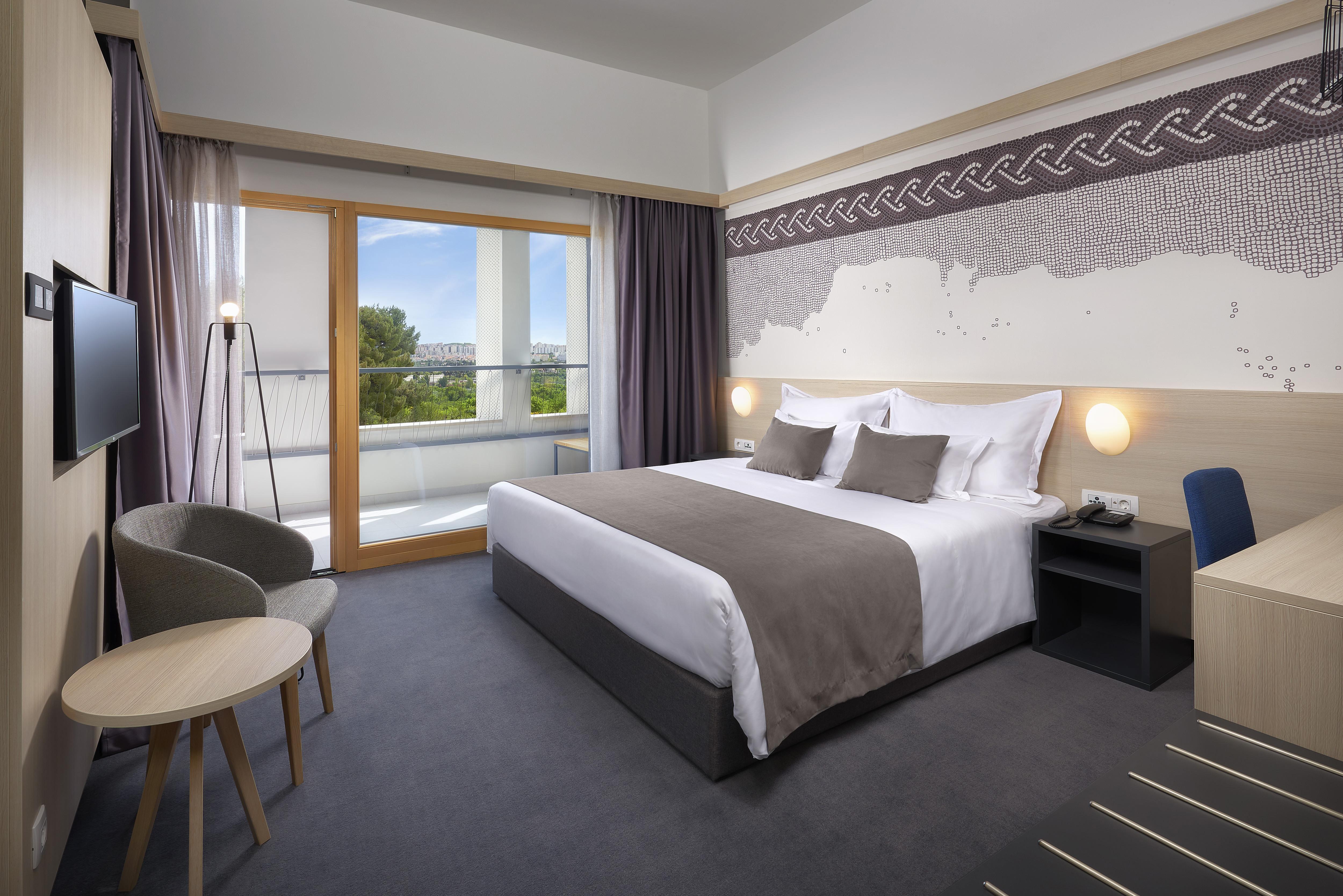 Hotel Salona Palace מראה חיצוני תמונה