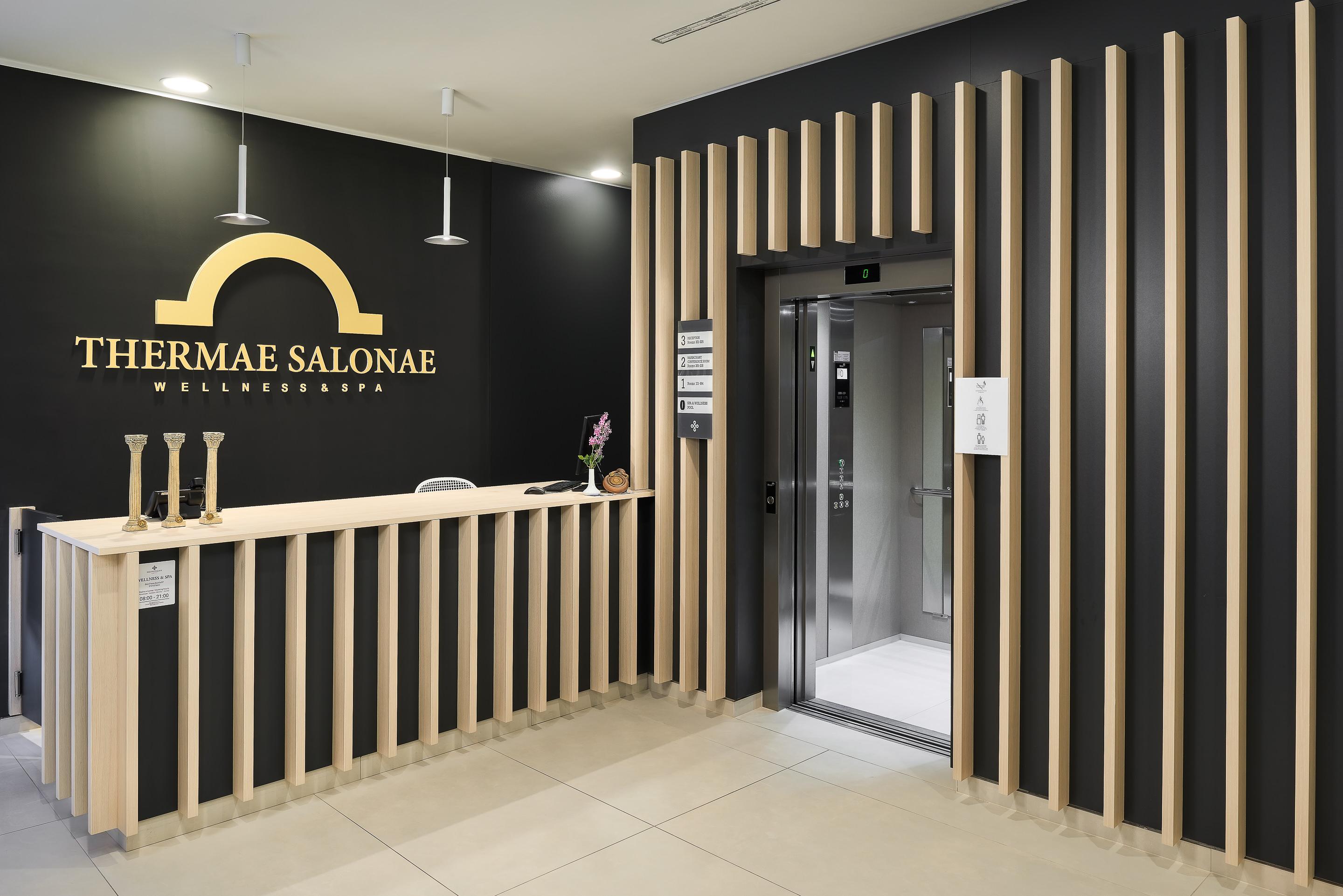 Hotel Salona Palace מראה חיצוני תמונה