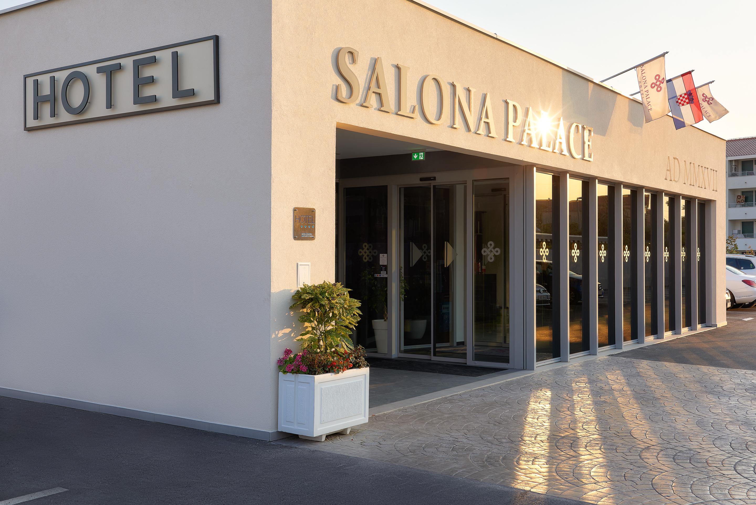 Hotel Salona Palace מראה חיצוני תמונה