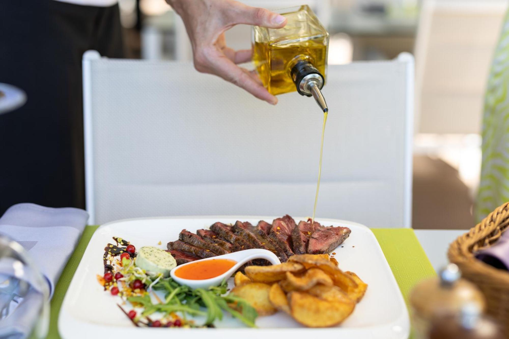 Hotel Salona Palace מראה חיצוני תמונה