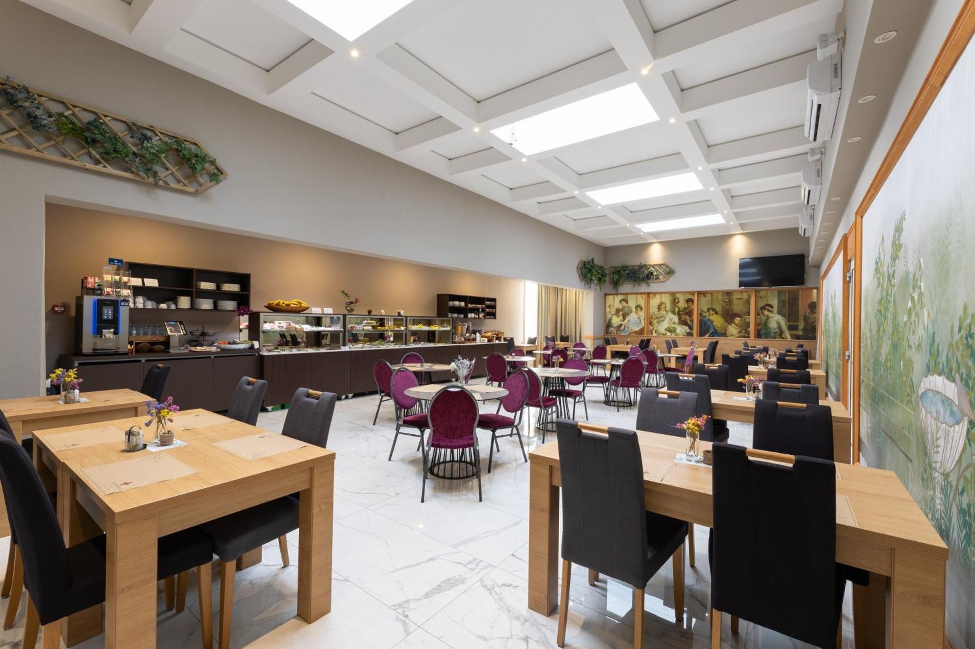 Hotel Salona Palace מראה חיצוני תמונה