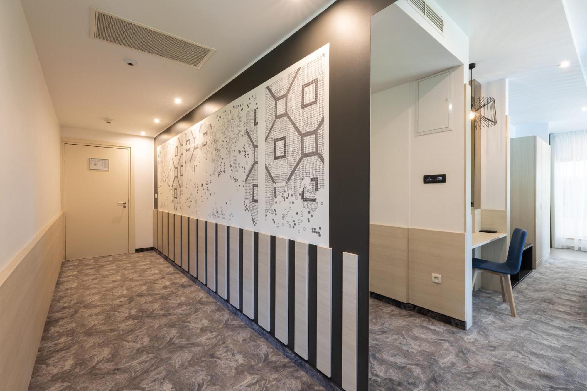Hotel Salona Palace מראה חיצוני תמונה