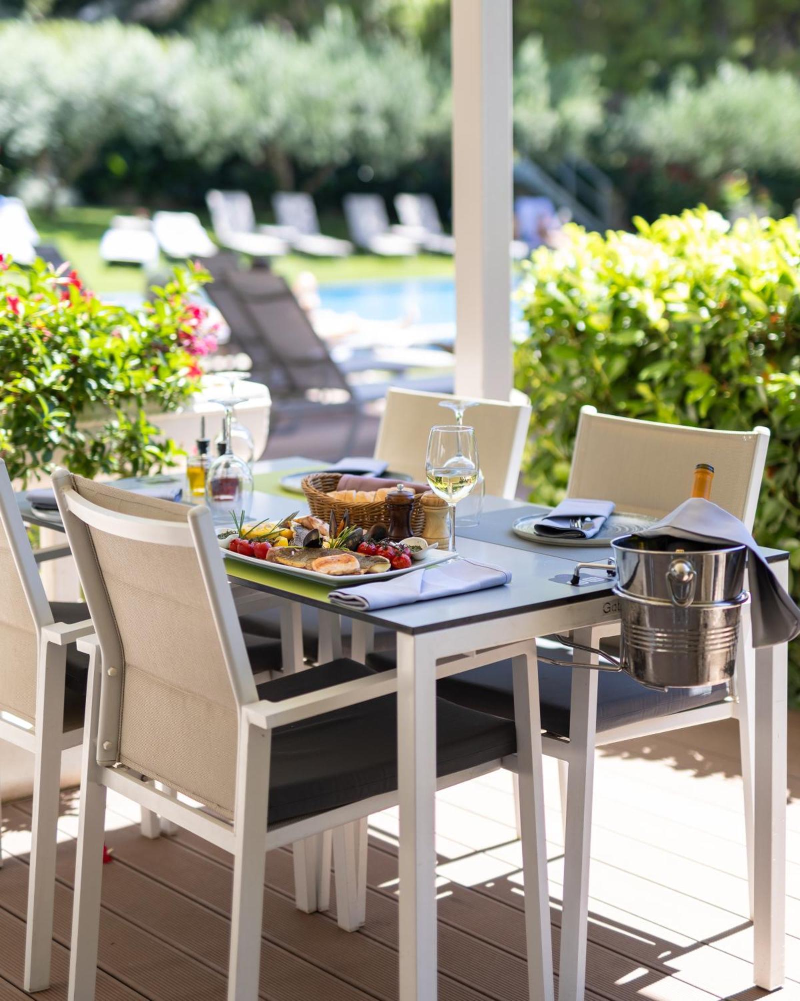 Hotel Salona Palace מראה חיצוני תמונה